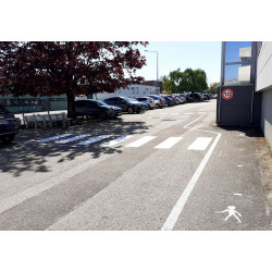 panneau de signalisation B14 10km/h sur un parking entreprise I WP Signalisation