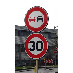 Panneau d'interdiction de dépasser tous les véhicules à moteur B3 | Panneau B3