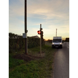 Croix grecque pour feux tricolores en campagne