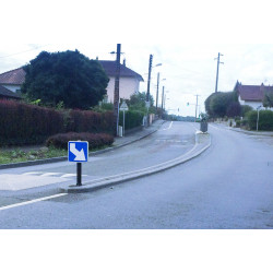 Balises et Balisettes de contournement d'îlot central J5 | Ville et village | WPSignalisation