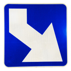 Balises et Balisettes de contournement d'îlot central J5 | Fleche blanche avec panneau bleu | WPSignalisation