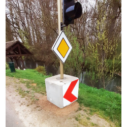 Panneau indication du caractère prioritaire d'une route AB6 | Travaux en cours | Signalisation temporaire
