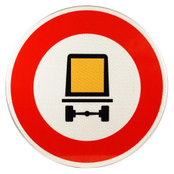 Panneau d'interdiction matières dangereuses B18C | WP Signalisation | Panneau B18C pour marchandises