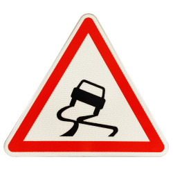 Panneau de danger chaussée particulièrement glissante A4 | WP Signalisation