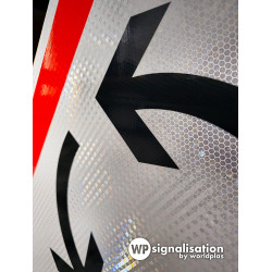 Panneau AB25 Carrefour à sens giratoire I Panneau de carrefour | Zoom sur le film prismatique conforme aux normes NF et CE