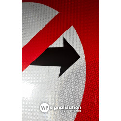 Panneau Bk2b - Interdiction de tourner à droite | Film prismatique conforme aux normes NF et CE, anti graffiti et anti UV