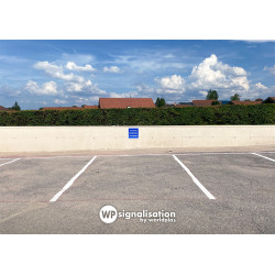 Panneau C50 personnalisable | Panneau pour place réservé aux locataires | Textes personnalisés disponibles l WP Signalisation