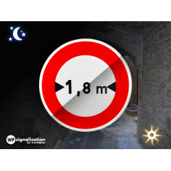 Panneau d'interdiction limitation de largeur B11 | Zoom sur le film prismatique retro-reflechissant | WP Signalisation