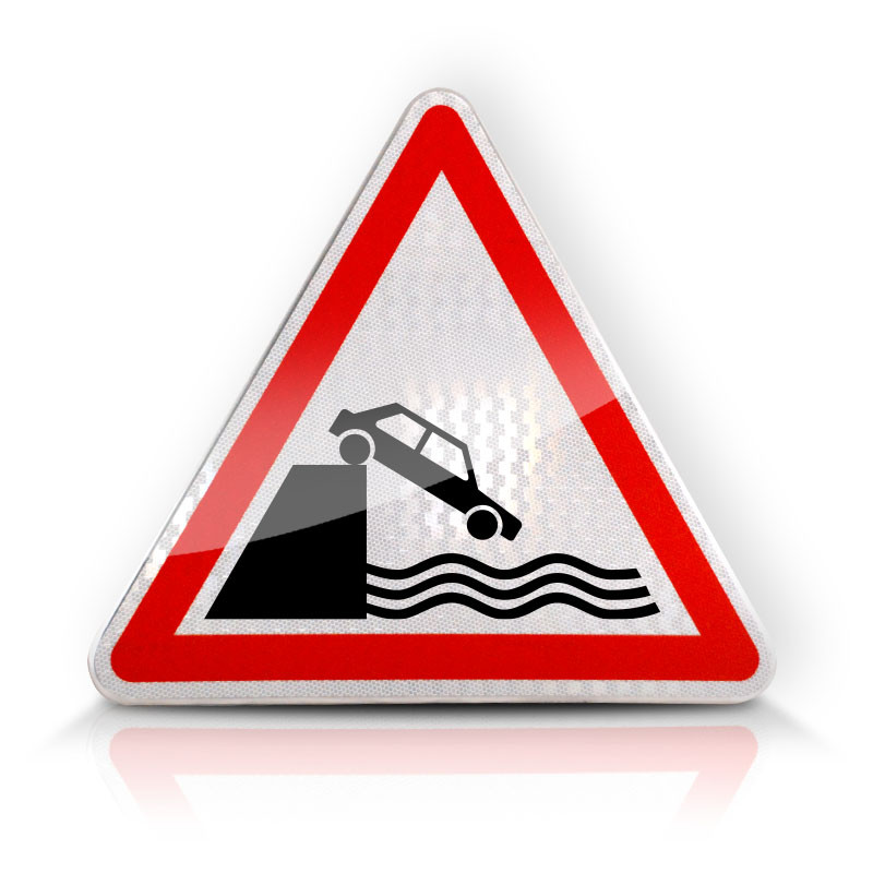 Panneau de danger débouché sur un quai ou une berge A20